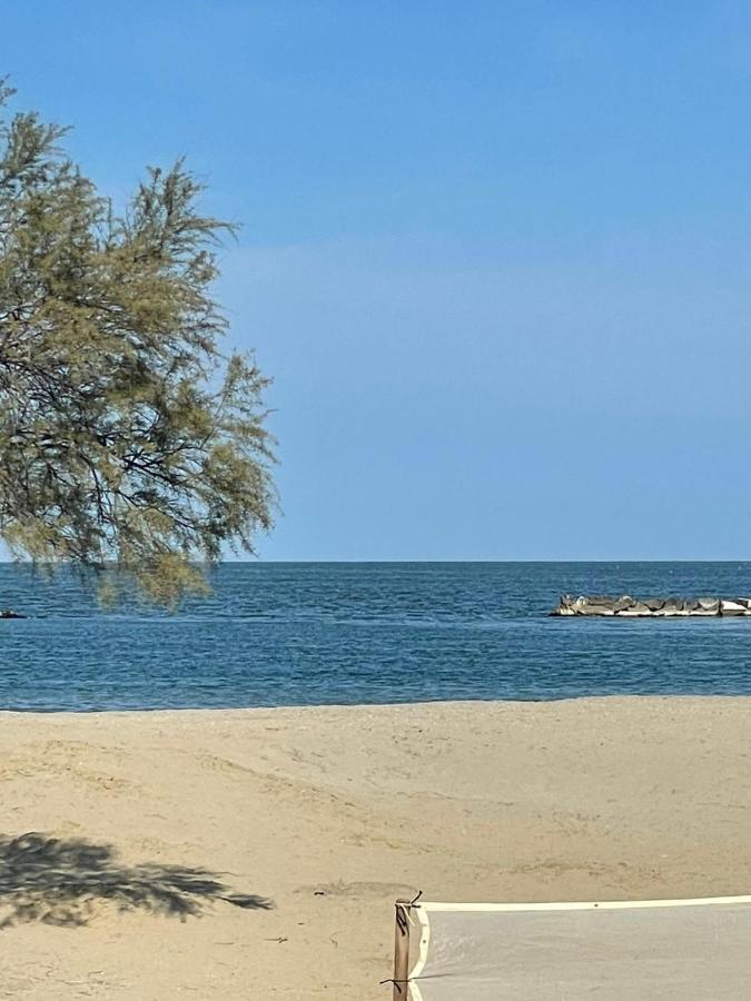 Al Mare Apartment Лидо Адриано Екстериор снимка