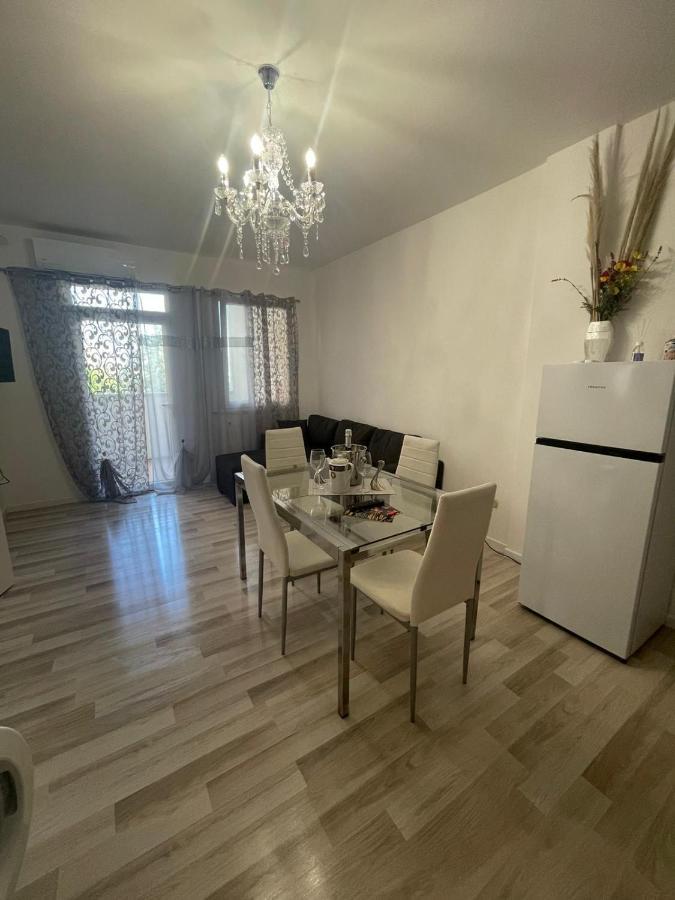 Al Mare Apartment Лидо Адриано Екстериор снимка